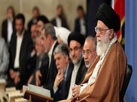 ملت ایران قدر انقلاب را دانست، به استکبار اعتماد نکرد و پیشرفت کرد