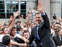 با وجود جنگ و مشکلات گسترده، چرا سوری ها از بشار اسد حمایت می کنند؟/ خودشان می کشند و می گویند کار اسد است!